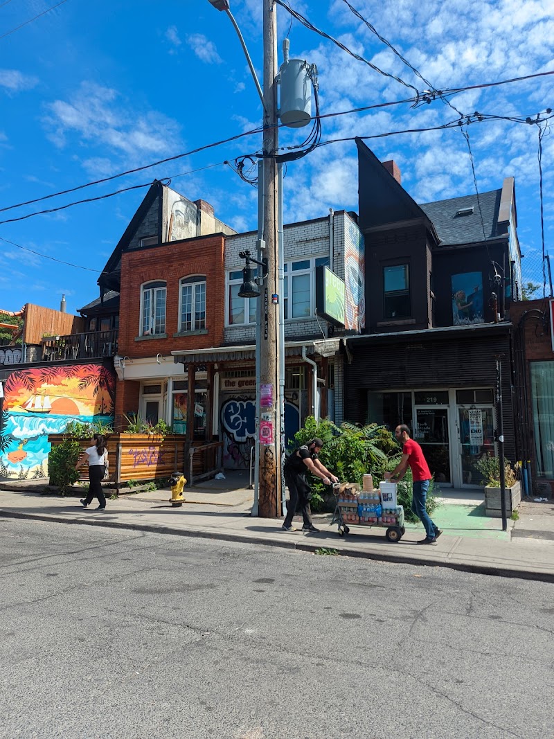 Tourist map and travel guide for Canada