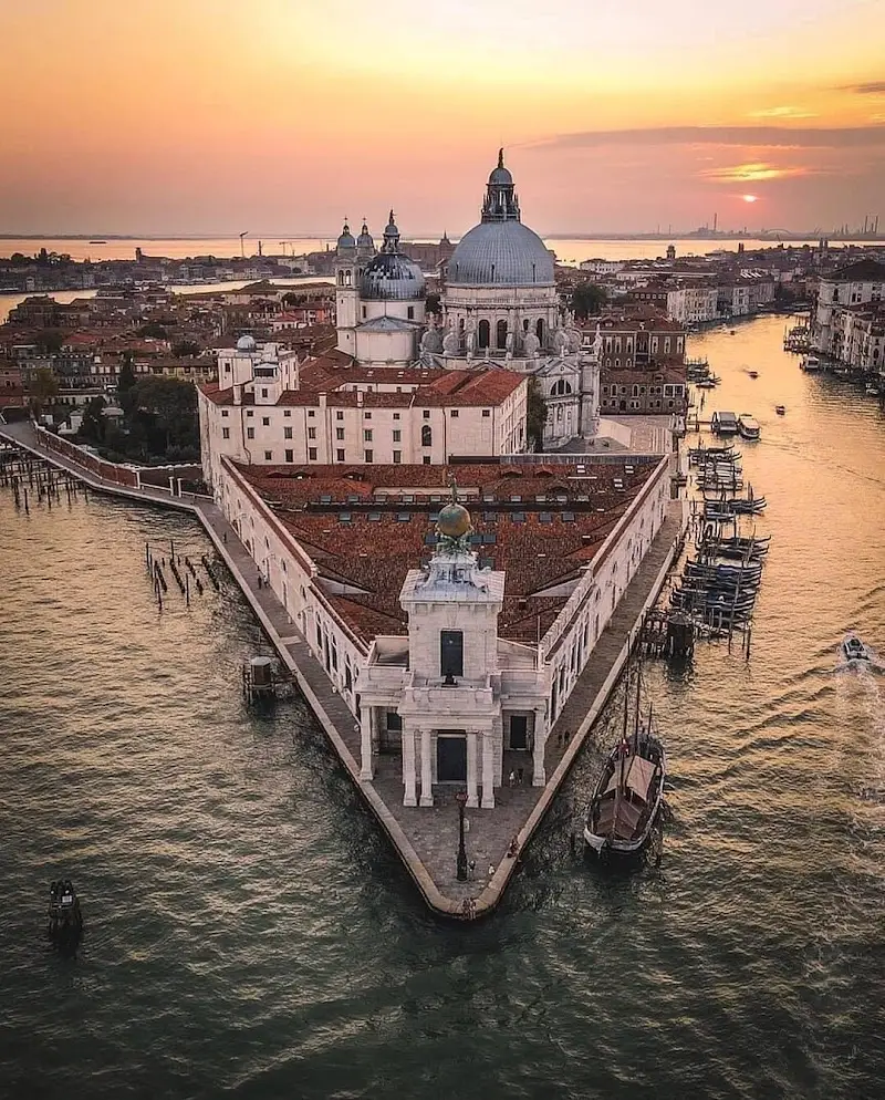Tourist map image for Italy – Unveiling the Heart of Renaissance