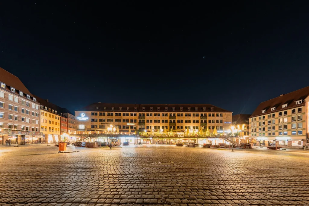 Hauptmarkt and Frauenkirche for a Nuremberg tourist map walking route