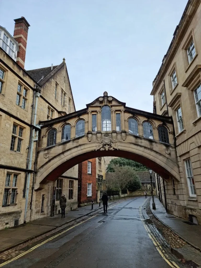 Bridge of Sighs on an Oxford tourist map walking route
