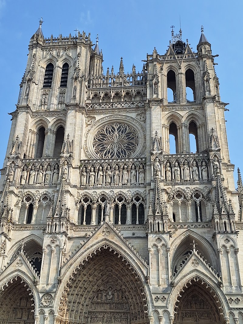 Tourist map and travel guide for Upper France