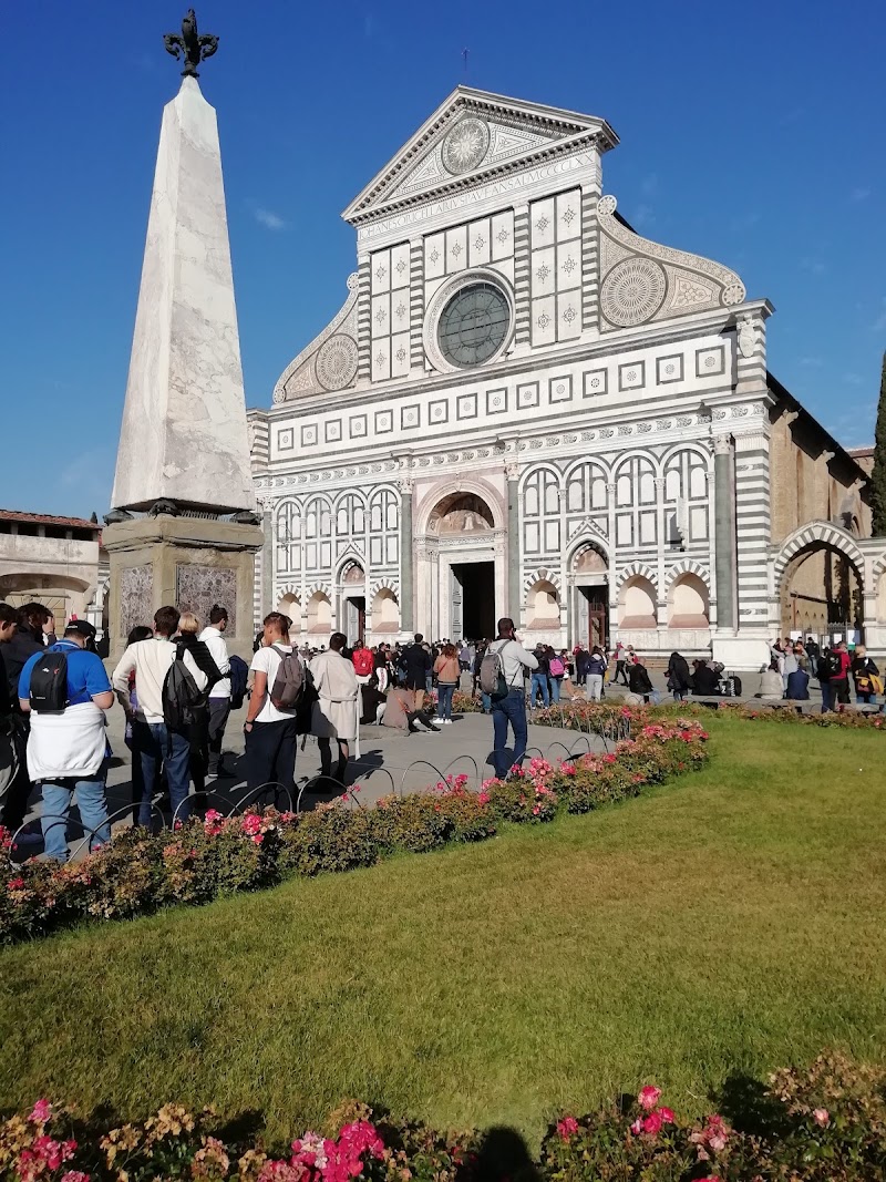 Tourist map and travel guide for Tuscany