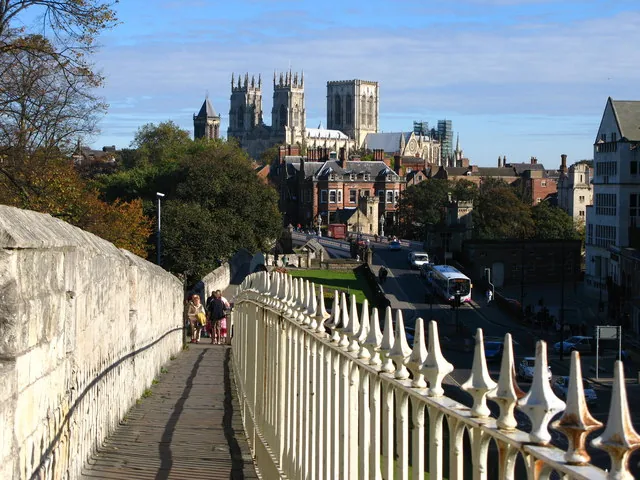 York city walls route for a York city centre map