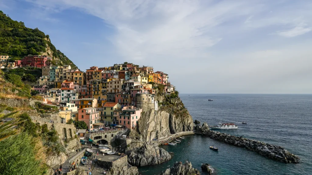 Cinque Terre hillside and village route context